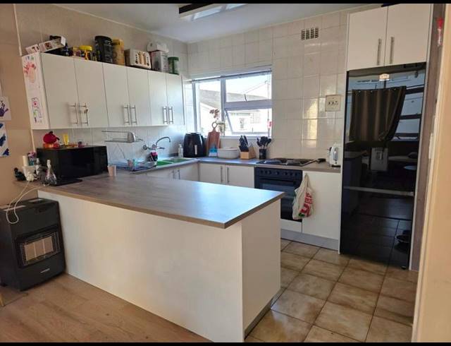 2 BEDROOM PROPERTY TO RENT IN BLOUBERGRANT